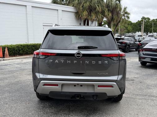 2024 Nissan Pathfinder Platinum