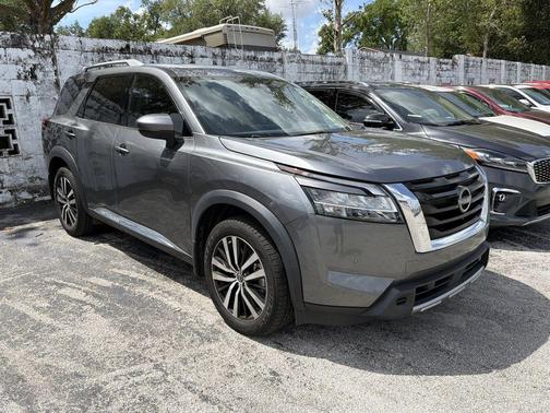Gun Metallic 2024 Nissan Pathfinder Platinum