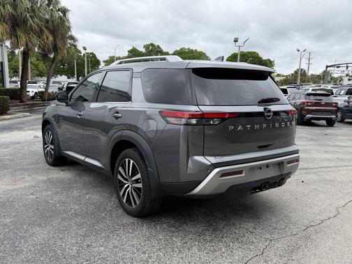 2024 Nissan Pathfinder Platinum