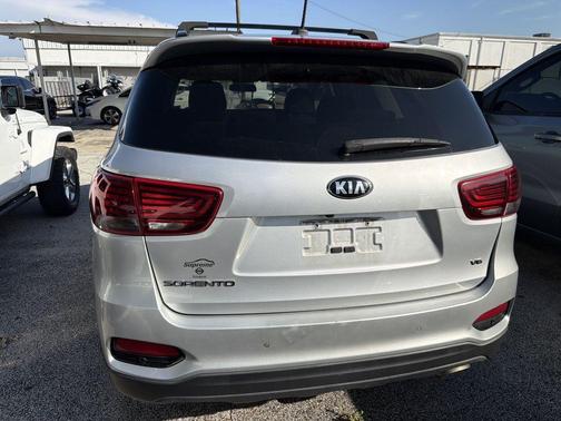 Sparkling Silver 2020 Kia Sorento S