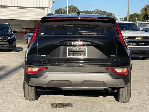 2025 Kia Niro EX