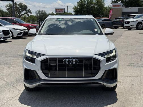 Glacier White Metallic 2023 Audi Q8 55 Premium Plus