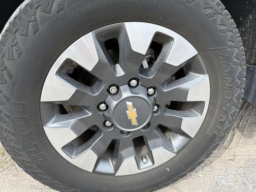Summit White 2021 Chevrolet Silverado 2500 Custom