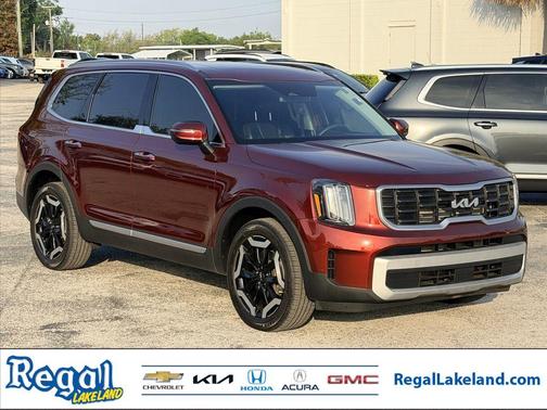 Red 2024 Kia Telluride S