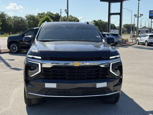 Dark Ash Metallic 2026 Chevrolet Suburban LS