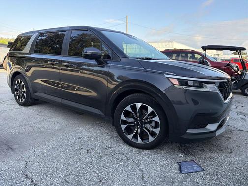 Metal 2024 Kia Carnival EX