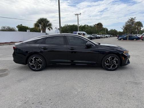 Aurora Black Pearl 2026 Kia K5 GT-Line