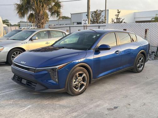 Deep Sea Blue 2025 Kia K4