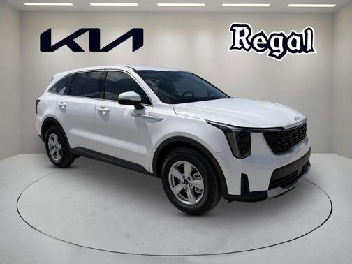 Glacial White Pearl 2026 Kia Sorento LX