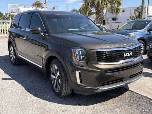 Dark Moss 2022 Kia Telluride EX