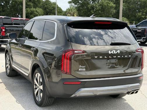 Dark Moss 2022 Kia Telluride EX