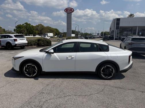 Snow White Pearl 2026 Kia K4 EX