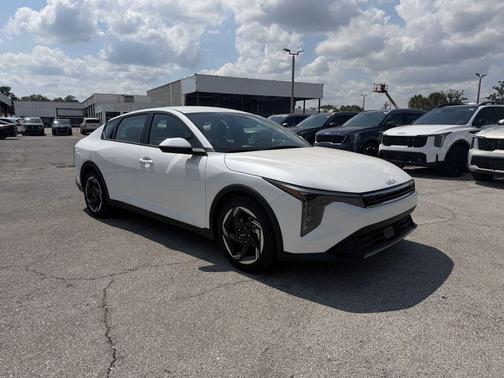 Snow White Pearl 2026 Kia K4 EX