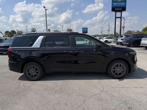 Aurora Black Pearl 2026 Kia Carnival Hybrid EX