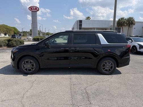 Aurora Black Pearl 2026 Kia Carnival Hybrid EX