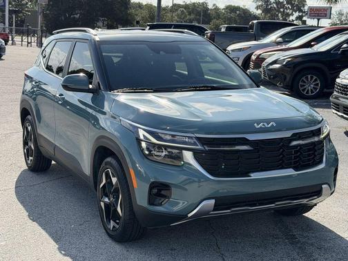 Blue 2024 Kia Seltos EX