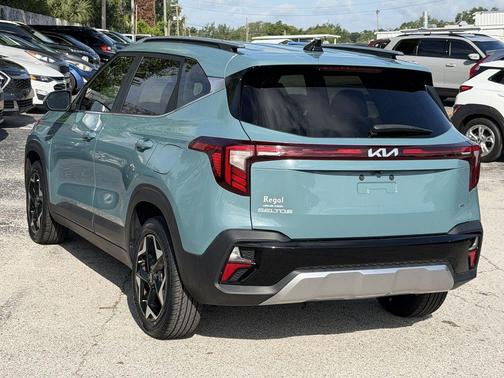 Blue 2024 Kia Seltos EX
