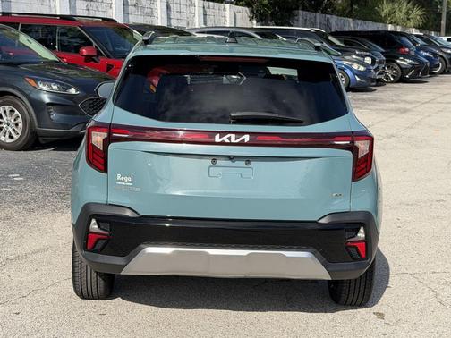 Blue 2024 Kia Seltos EX