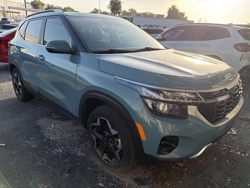 Blue 2024 Kia Seltos EX
