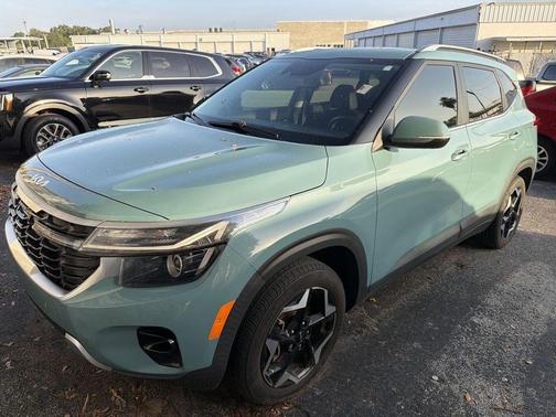 Blue 2024 Kia Seltos EX