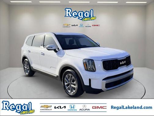 Glacial White Pearl 2024 Kia Telluride LX