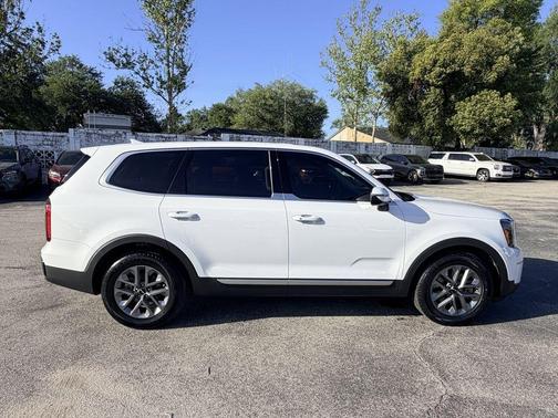 2024 Kia Telluride LX