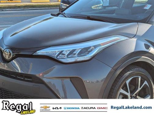 2022 Toyota C-HR XLE