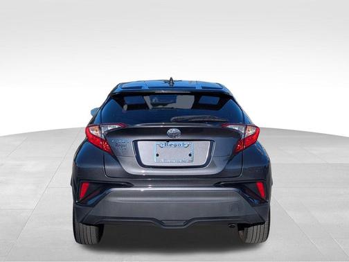 2022 Toyota C-HR XLE