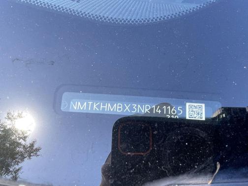 2022 Toyota C-HR XLE