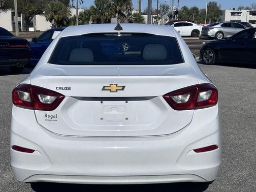 2018 Chevrolet Cruze LS