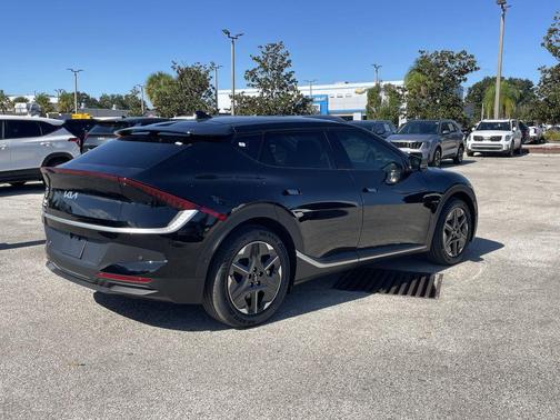 2025 Kia EV6 Light Long Range