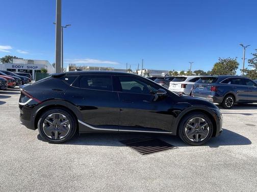 2025 Kia EV6 Light Long Range