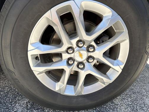 Cajun Red Tintcoat 2021 Chevrolet Traverse LT Cloth