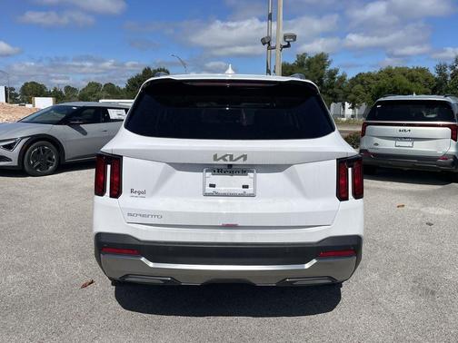 2025 Kia Sorento S