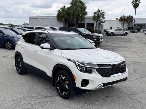 Snow White Pearl 2025 Kia Seltos EX