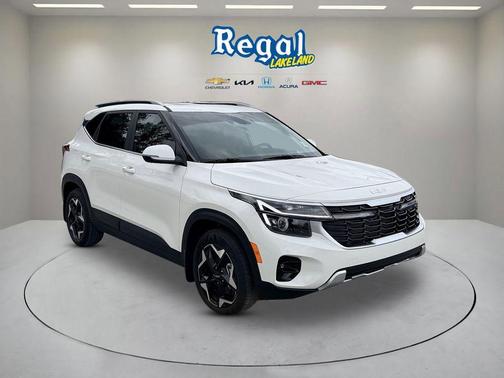 Snow White Pearl 2025 Kia Seltos EX