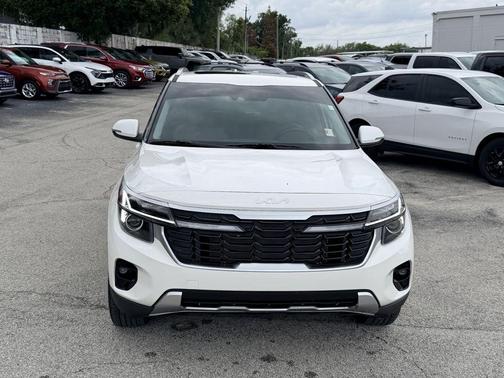 Snow White Pearl 2025 Kia Seltos EX