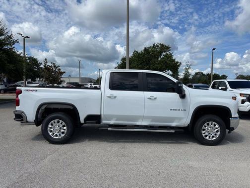 Summit White 2026 Chevrolet Silverado 2500 LT
