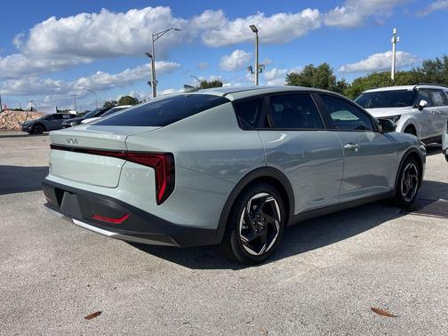 2025 Kia K4 EX