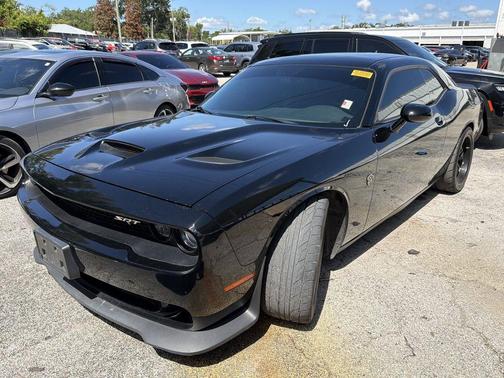 Pitch Black Clearcoat 2016 Dodge Challenger SRT Hellcat