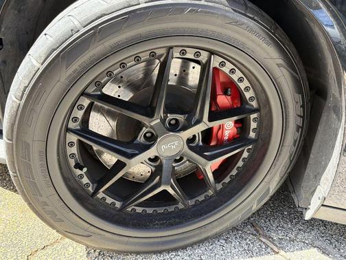 Pitch Black Clearcoat 2016 Dodge Challenger SRT Hellcat