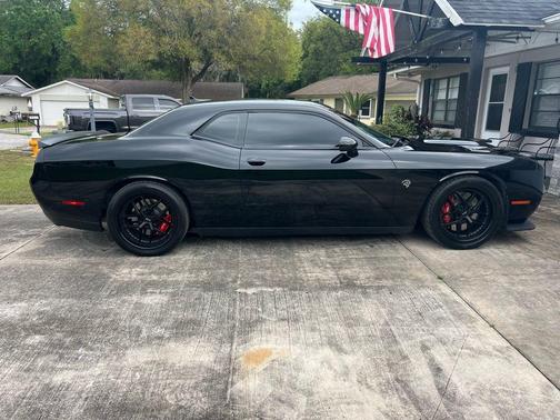 Pitch Black Clearcoat 2016 Dodge Challenger SRT Hellcat