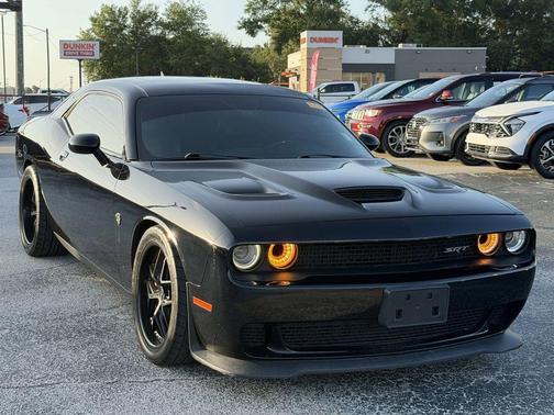 Pitch Black Clearcoat 2016 Dodge Challenger SRT Hellcat