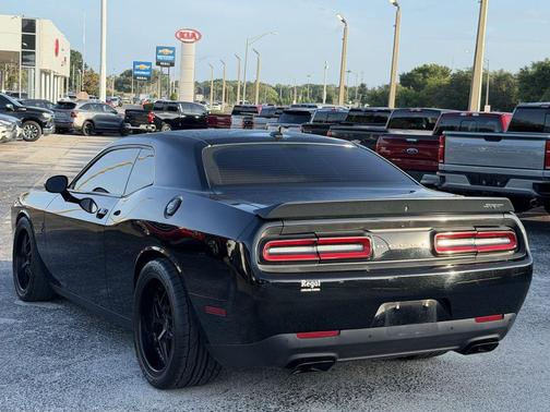 Pitch Black Clearcoat 2016 Dodge Challenger SRT Hellcat