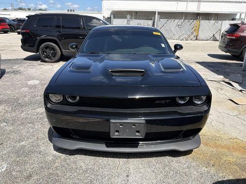 Pitch Black Clearcoat 2016 Dodge Challenger SRT Hellcat