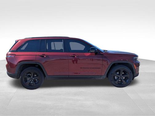 2022 Jeep Grand Cherokee Altitude