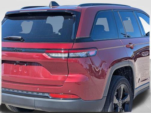 2022 Jeep Grand Cherokee Altitude