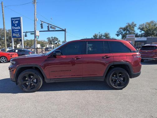 2022 Jeep Grand Cherokee Altitude