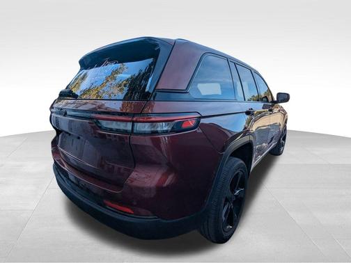 2022 Jeep Grand Cherokee Altitude