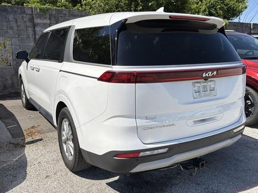Snow White Pearl 2022 Kia Carnival LXS